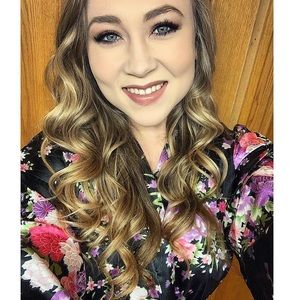 Meet your Posher, Auri